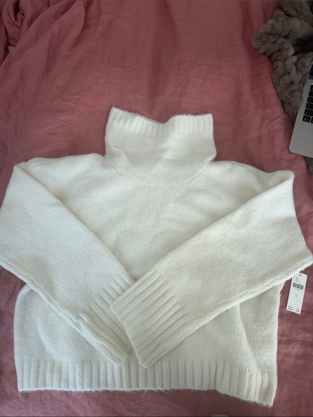 Anthropologie Cream Turtleneck Sweater - Soft Ribbed Cuffs